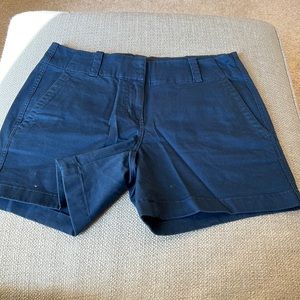 Vineyard Vines shorts, size 0, in color navy